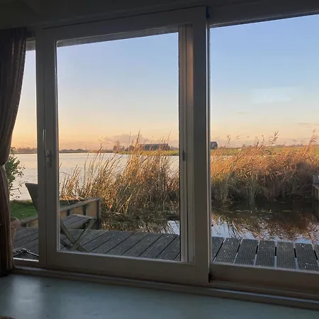 Botel Lakeview *